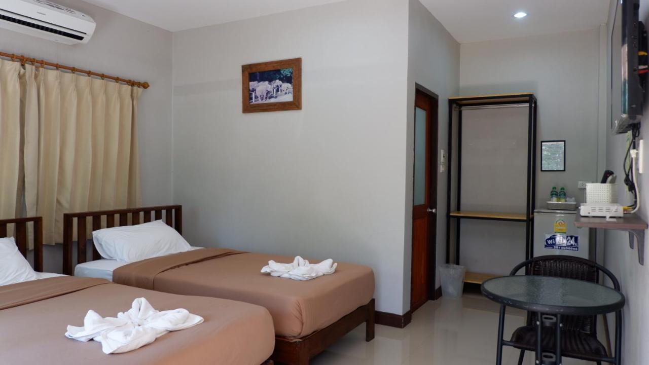 Resort Railumpoo Nakhon Szavan Kültér fotó