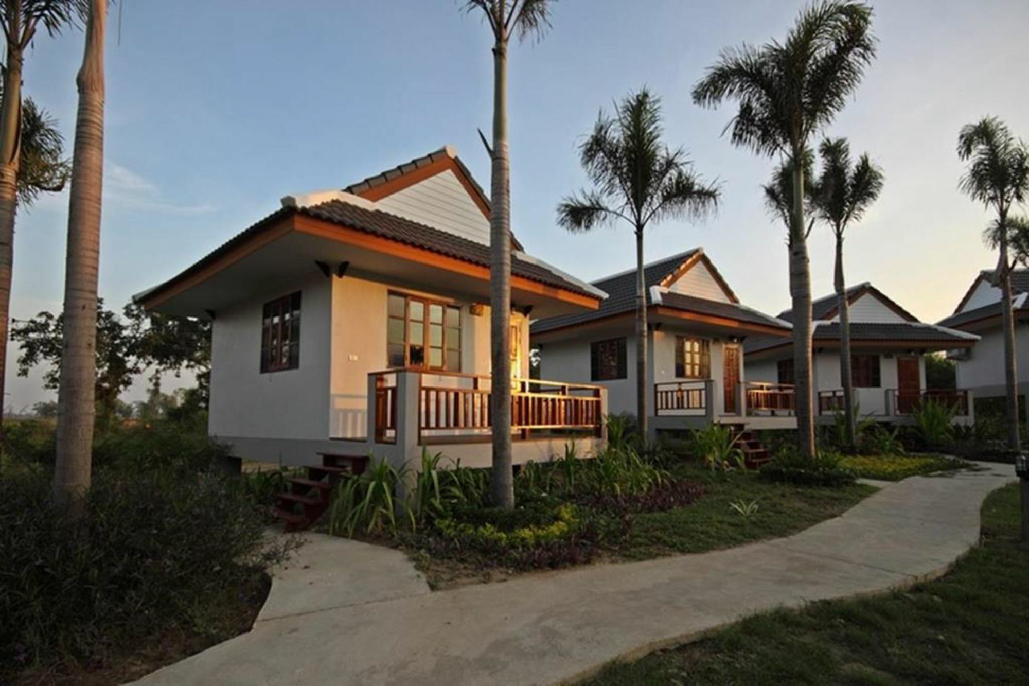 Resort Railumpoo Nakhon Szavan Kültér fotó